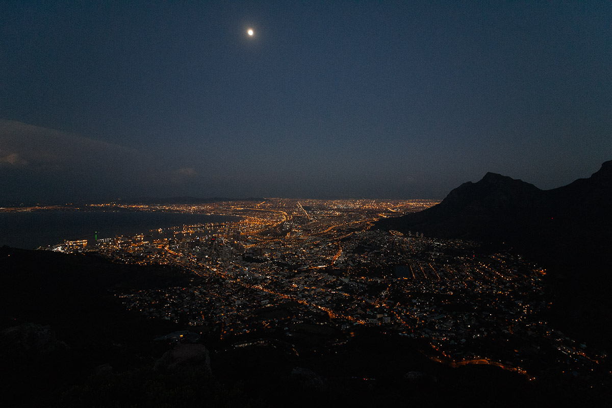 Lions Head Ausblick auf Kapstadt bei Nacht